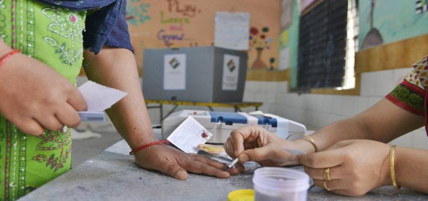 'पहले मतदान-फिर जलपान', 5 राज्यों में वोटिंग जारी, सीएम योगी ने की मतदाताओं से खास अपील