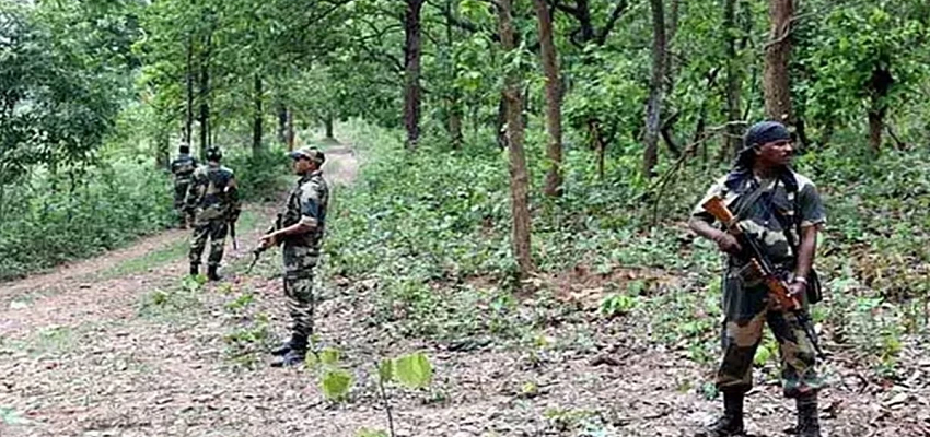छत्तीसगढ़ के सुकमा में सुरक्षाबलों को मिली बड़ी सफलता, मुठभेड़ में 10 नक्सली ढेर