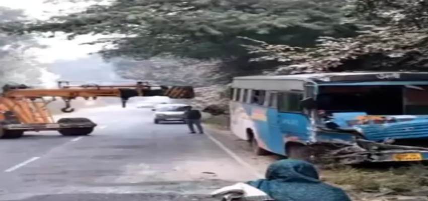 Hardoi Road Accident: मातम में बदली में शादी खुशियां, बोलेरो और बस की टक्कर में 5 लोगों की मौत