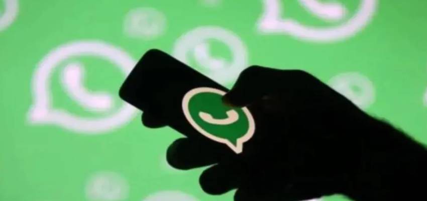 WhatsApp पर चुपके से पढ़ सकते हैं मैसेज, बस सेटिंग में करने होंगे कुछ बदलाव