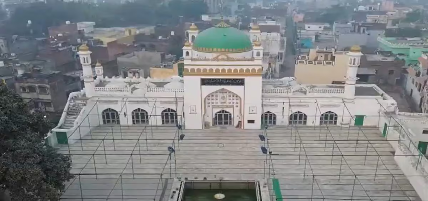 Sambhal Mosque Row: संभल की जामा मस्जिद की सर्वे रिपोर्ट कोर्ट में नहीं हुई पेश, सुनवाई के लिए अगली तारीख तय