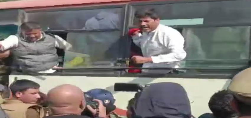 नोएडा में फिर शुरू हुआ हंगामा, पुलिस ने दलित प्रेरणा स्थल से हटाया धरना; कई किसान गिरफ्तार