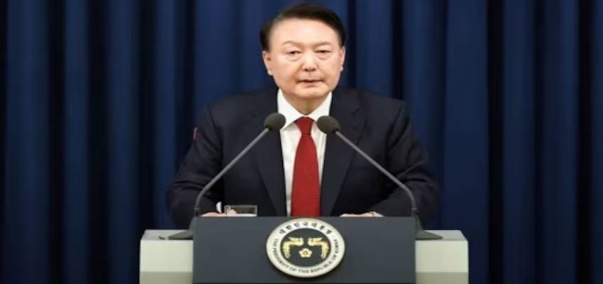 South Korea: अपने फैसले से पीछे हटे राष्ट्रपति यूं सुक-योल, कुर्सी के लिए खतरा बना मार्शल लॉ