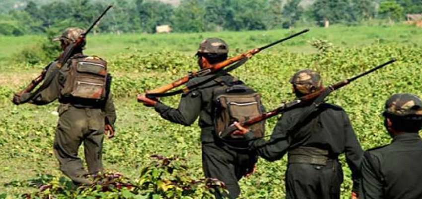 छत्तीसगढ़ के बीजापुर में दो पूर्व सरपंचों की हत्या, नक्सलियों ने छोड़ा धमकी भरा पत्र - BJP छोड़ो या मरो