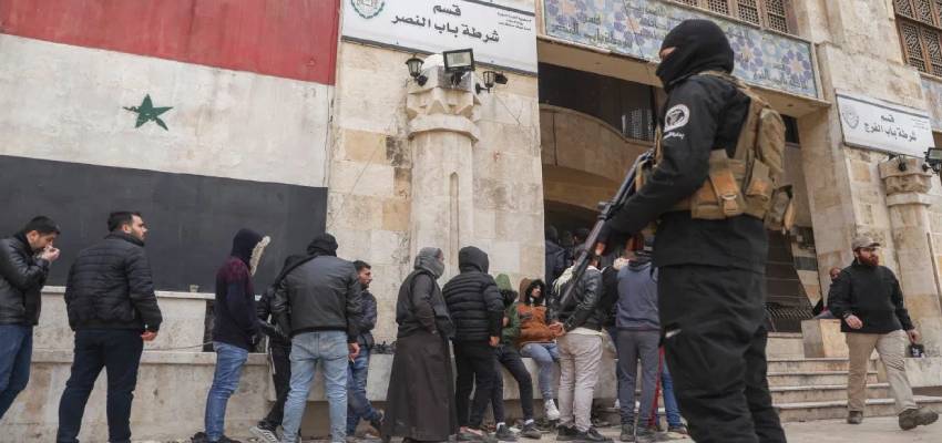 Syria Voilence: 'असद का 24 सालों का तानाशाही शासन खत्म', दमिश्क में हिंसा के बीच लगे आजादी के नारे