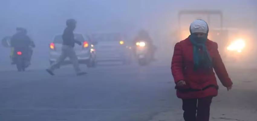 Delhi Weather: दिल्ली में 5 डिग्री तक गिरा रात का पारा, IMD ने जारी किया राजधानी में शीतलहर का अलर्ट