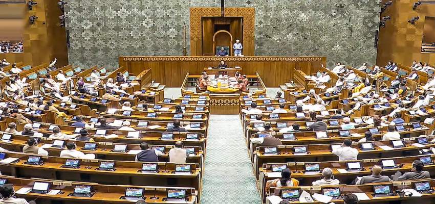 लोकसभा में आज होगी संविधान पर चर्चा, राजनाथ करेंगे शुरूआत, विपक्ष की ओर से सबसे पहले प्रियंका गांधी बोलेंगी