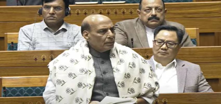 “कई नेता संविधान जेब में रखकर घूमते हैं”, लोकसभा में कांग्रेस पर जमकर बरसे राजनाथ सिंह