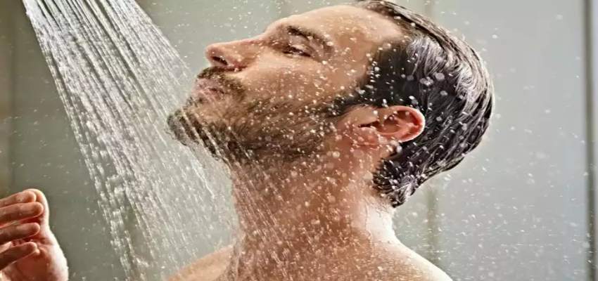 Cold Water Bath Effect In Winter: सर्दियों में क्यों ठंडे पानी से नहीं नहाना चाहिए?  जानें इसका नुकसान