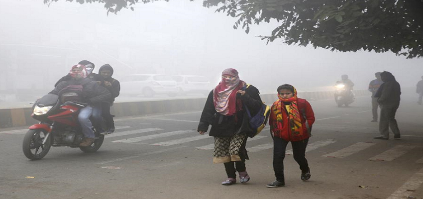 Weather Update: उत्तर भारत में ठंड और कोहरे का कहर, शीतलहर से दिल्ली से लेकर पंजाब तक लोगों की बढ़ी मुश्किलें