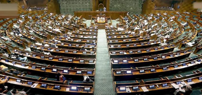 Parliament Winter Session 2024: लोकसभा में पेश हुआ ‘वन नेशन वन इलेक्शन’ बिल पेश, केंद्रीय कानून मंत्री अर्जुन राम मेघवाल ने सदन के पटल पर रखा