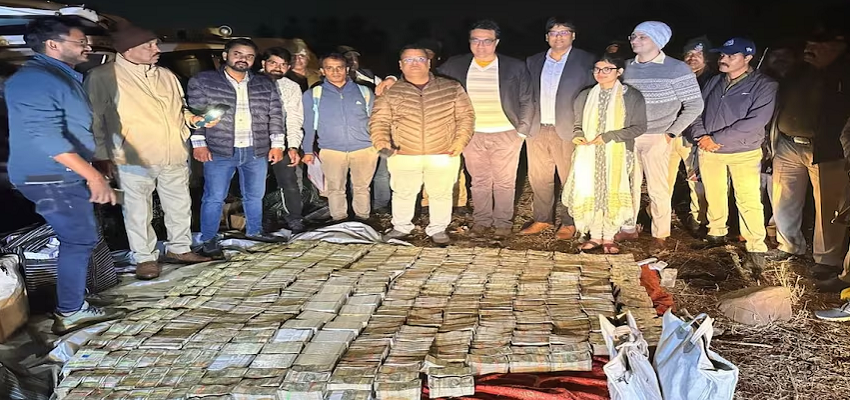 भोपाल के जंगल में IT को मिला खजाना, रेड में एक कार से बरामद हुआ 52 किलो सोना और 9 करोड़ रुपये नकद