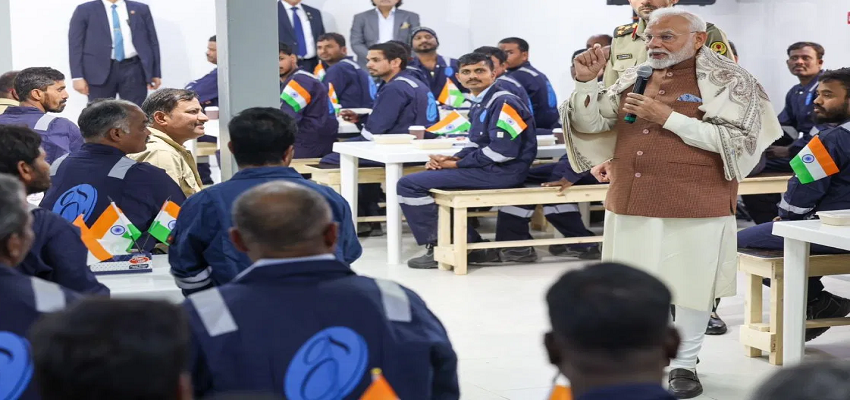 कुवैत में भारतीय श्रमिकों से मिले PM मोदी, साथ नाश्ता करते हुए की दिलचस्प बातें