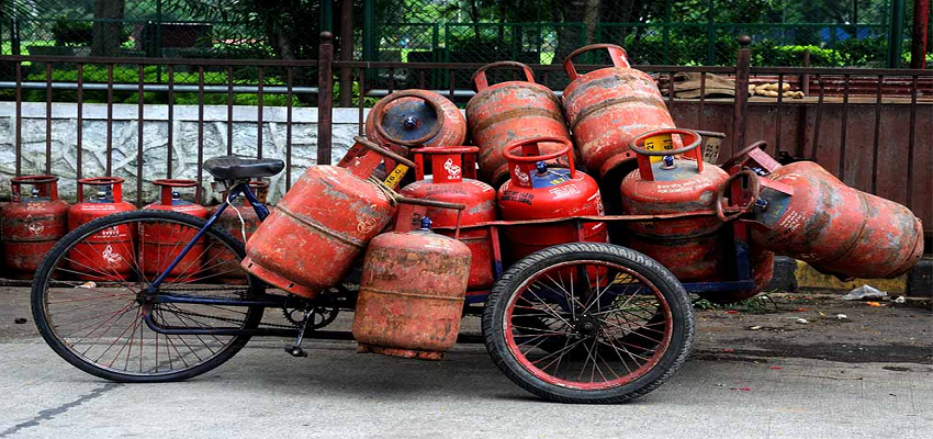 Rule Change 2025: 1 जनवरी से LPG सिलेंडर, कार के दाम और पेंशन में होंगे ये 6 अहम बदलाव, आपकी जेब पर पड़ेगा असर