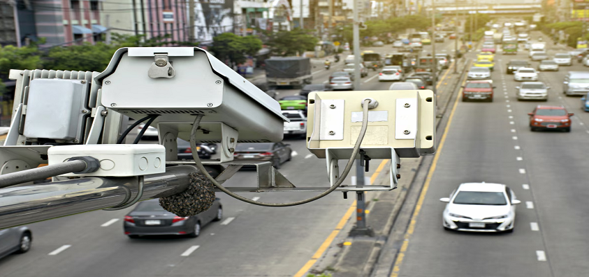 सड़क पर लगे कैमरे ने आपका ट्रैफिक चालान काटा है या नहीं? जानें कैसे करें चेक