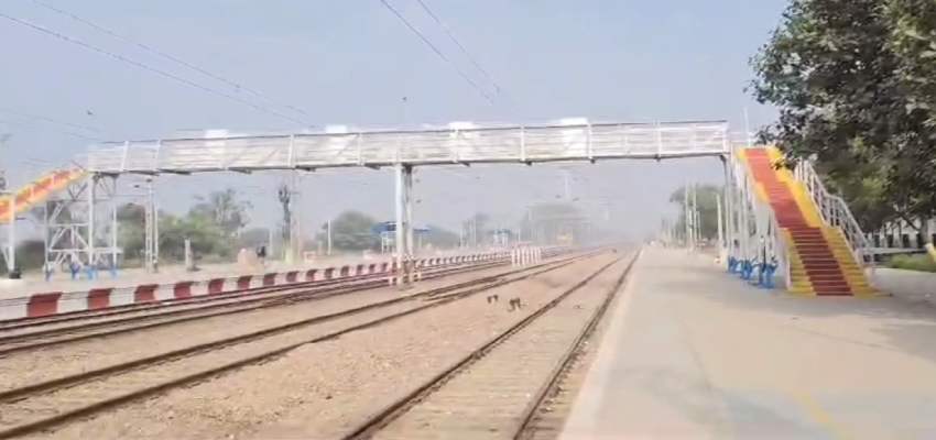 Shahabad Suicide: ट्रेन के आगे कूदकर सेवानिवृत्त न्यायाधीश ने की जीवन लीला समाप्त, पर्स से मिला सुसाइड नोट; खुद को बताया जिम्मेदार