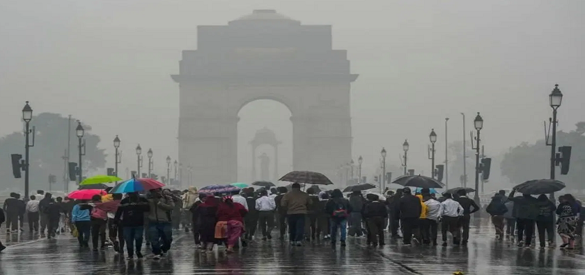 बारिश और धुंध बढ़ाई ठिठुरन, दिल्ली-NCR में कैसा रहेगा अगले 48 घंटे मौसम?