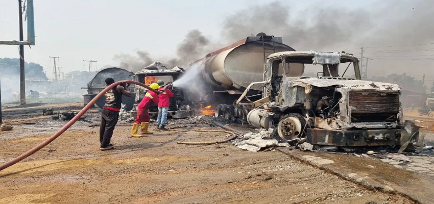 नाइजीरिया में गैसोलीन टैंकर विस्फोट से 18 की मौत, कई गंभीर रूप से घायल