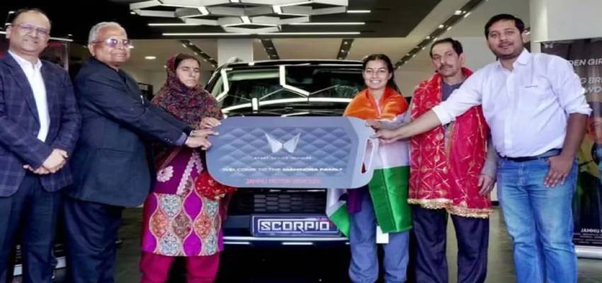 आनंद महिंद्रा ने शीतल देवी से निभाया अपना वादा, पैरालिंपिक में जीत चुकीं हैं कांस्य पदक