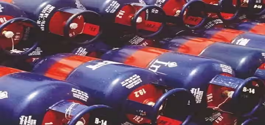 LPG Price Cut:  बजट से पहले जनता को बड़ी राहत, LPG के दामों में की गई कटौती