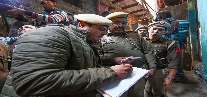 18 अवैध बांग्लादेशियों को भेजा गया वापस, पुलिस ने तीन को किया गिरफ्तार