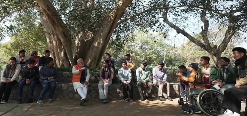 दिल्ली चुनाव के बीच पीएम मोदी ने की छात्रों से बातचीत, AAP सरकार पर लगाया बड़ा आरोप