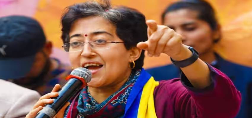 Delhi Election: मतदान से पहले आतिशी की बढ़ी मुश्किलें! पुलिस ने सीएम के खिलाफ दर्ज की FIR