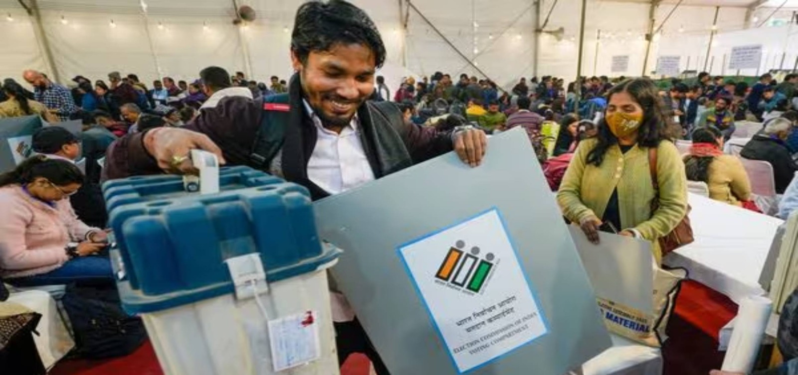 Delhi Election: दिल्ली के सभी 70 सीटों पर मतदान आज, 19 % दागी उम्मीदवार आजमाएंगे अपनी किस्मत