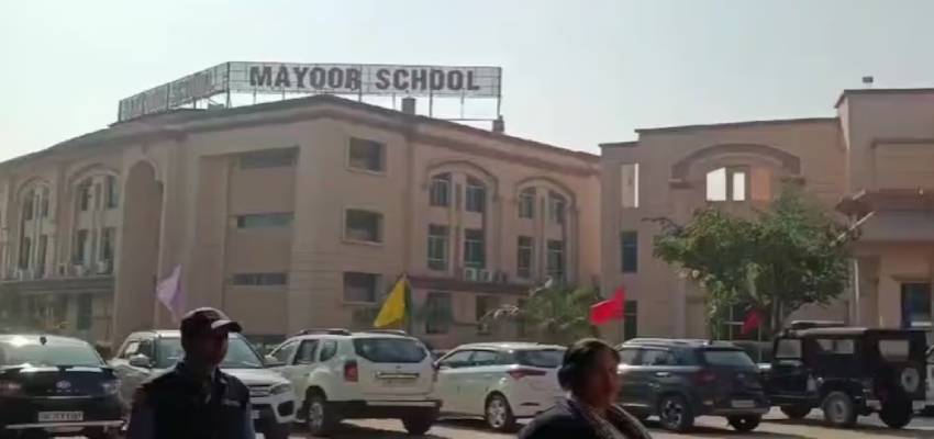 नोएडा के कई स्कूलों को मिली बम से उड़ाने की धमकी, पुलिस ने शुरु की छानबीन