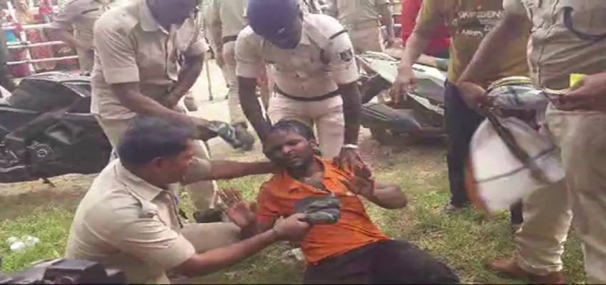 IND vs ENG: भारत-इंग्लैंड वनडे मुकाबले से पहले स्टेडियम के बाहर मची भगदड़, कई लोग घायल