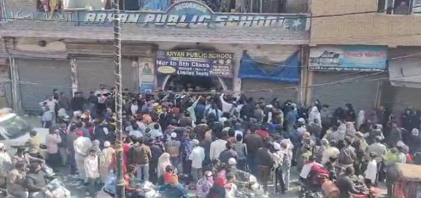 Delhi  Assembly Election: सीलमपुर से जंगपुरा तक राजनीतिक वार पलटवार, मतदान के दौरान कई बूथों पर हंगामा