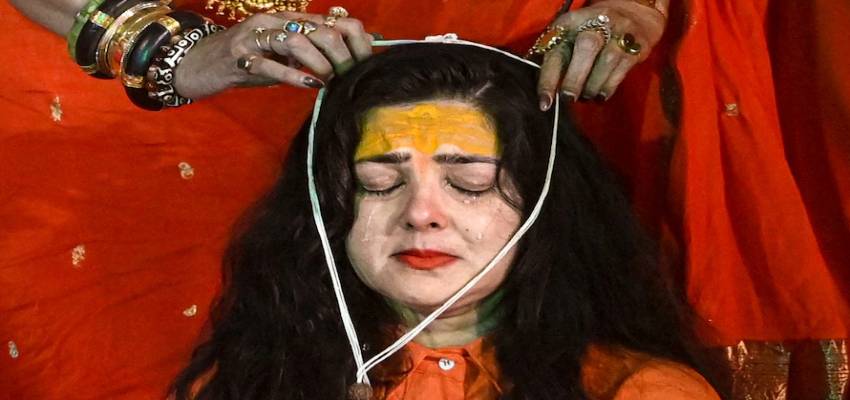 ममता कुलकर्णी ने दिया किन्नर अखाड़े के महामंडलेश्वर पद से इस्तीफा, बोलीं - 'साध्वी थी और रहूंगी'