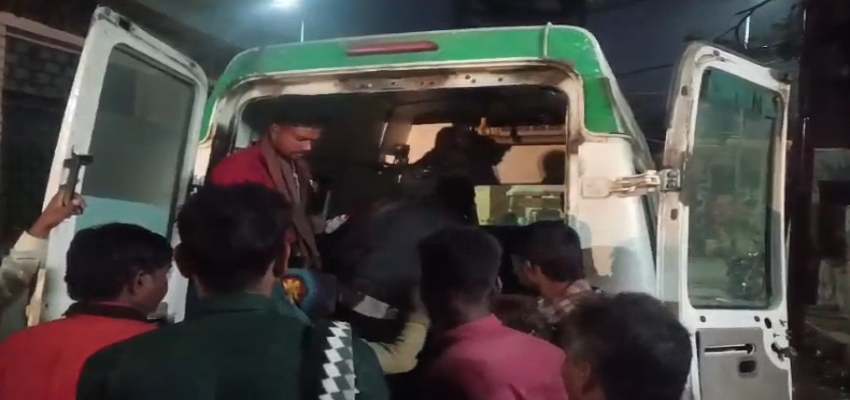 Farrukhabad News: मोमोज की चटनी में निकला चूड़ी का टुकड़ा किशोरी के गले में फंसा, हालत गंभीर