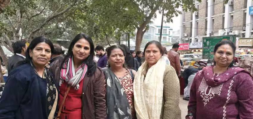 दिल्ली में बीजेपी की सरकार बनते ही महिलाओं को मिली खुशखबरी, इस दिन से खाते में आएंगे 2500 रुपये