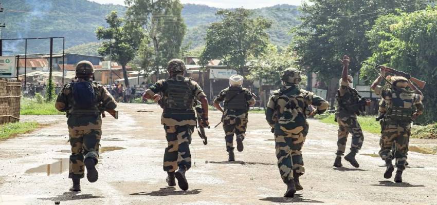 Manipur: राष्ट्रपति शासन लागू होते ही एक्शन में सुरक्षा बल, 30 से ज्यादा उग्रवादी  गिरफ्तार