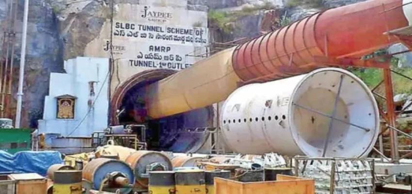 तेलंगाना में टनल का हिस्सा धंसने से बड़ा हादसा, मलबे में फंसे 6 मजदूर