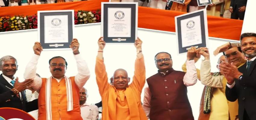 Mahakumbh 2025: महाकुंभ में सफाई अभियान का बना गिनीज वर्ल्ड रिकॉर्ड, सफाईकर्मियों को किया सम्मानित