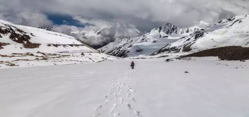 Weather Forecast: पारा में बदलाव से लोग कंफ्यूज! पहाड़ों की बर्फबारी ने मैदान में बढ़ाई ठंड