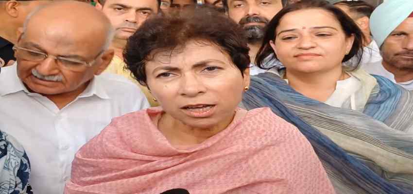 शुद्ध पेयजल आपूर्ति को लेकर सांसद सैलजा ने सीएम को पत्र लिखा, कहा- कैंसर की चपेट में भी आए रहे है लोग