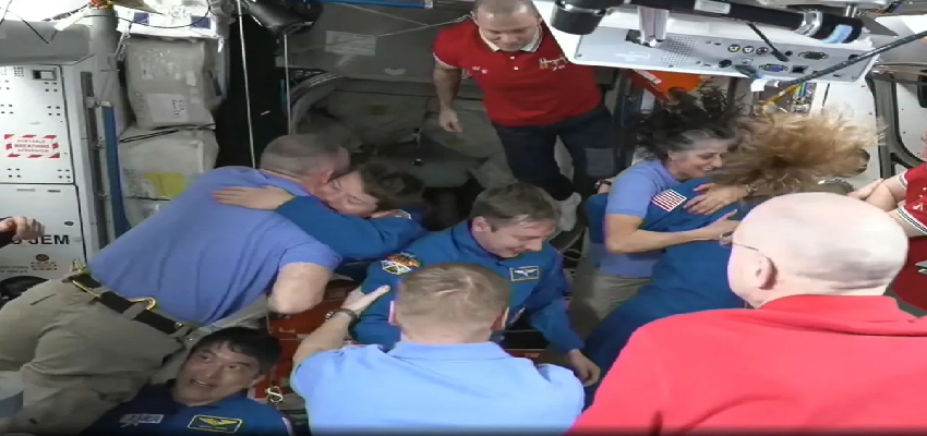 अंतरिक्ष में जश्न का माहौल, क्रू-10 मिशन की सफलता पर सुनीता का डांस-मस्ती की तस्वीरें वायरल