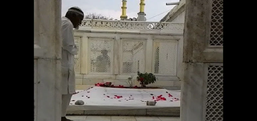 बजरंग दल ने दिया अल्टीमेटम, कहा- अगर सरकार पीछे हटी तो हम कारसेवा से हटाएंगे औरंगजेब की कब्र