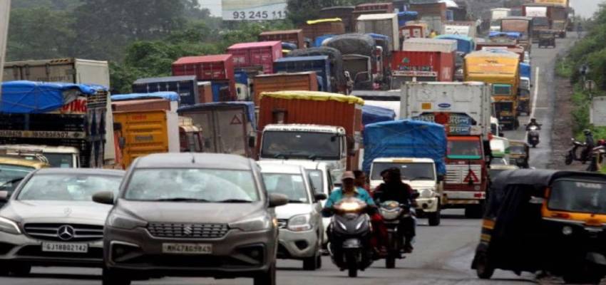 कमर्शियल गाड़ियों पर लिखें जाएंगे रीजनल भाषा में सामाजिक संदेश, कर्नाटक के बाद अब इस राज्य में गरमाया भाषा का मुद्दा