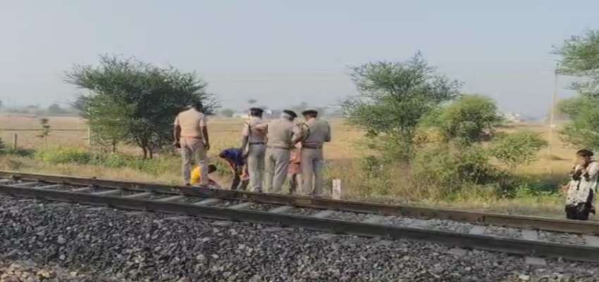 Haryana News: कोसली रेलवे ट्रैक पर मिला 3 साल की बच्ची का शव, जांच में जुटी पुलिस