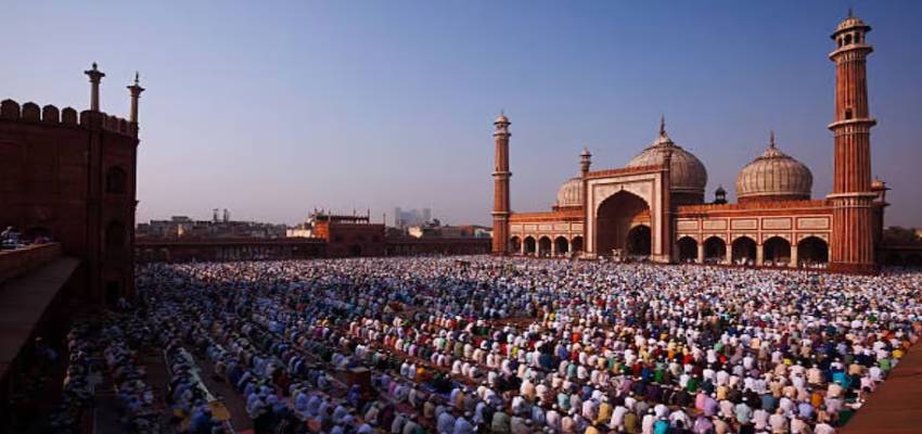 Eid-ul-Fitr 2025: पूरे देश में आज मनाया जा रहा है ईद-अल-फितर का त्योहार, जानें इस दिन का महत्व