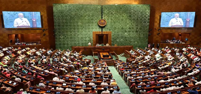 वक्फ बिल पेश होने से पहले बढ़ी मोदी सरकार की टेंशन, जेडीयू ने थामी अलग राह