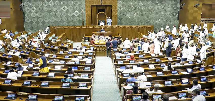 लोकसभा में आज पेश होगा वक्फ विधेयक, संसद में होगा जबरदस्त हंगामा!