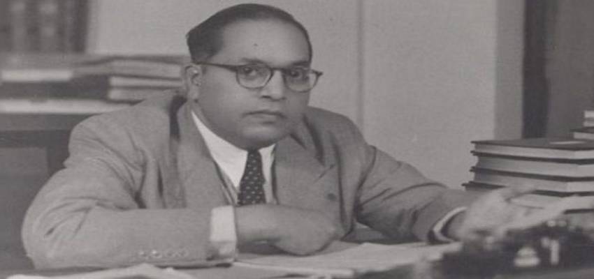 स्कूल में नहीं मिला किताबें छूनें का हक, फिर भी बाबासाहेब ने बनाई खुद की अनोखी लाईब्रेरी