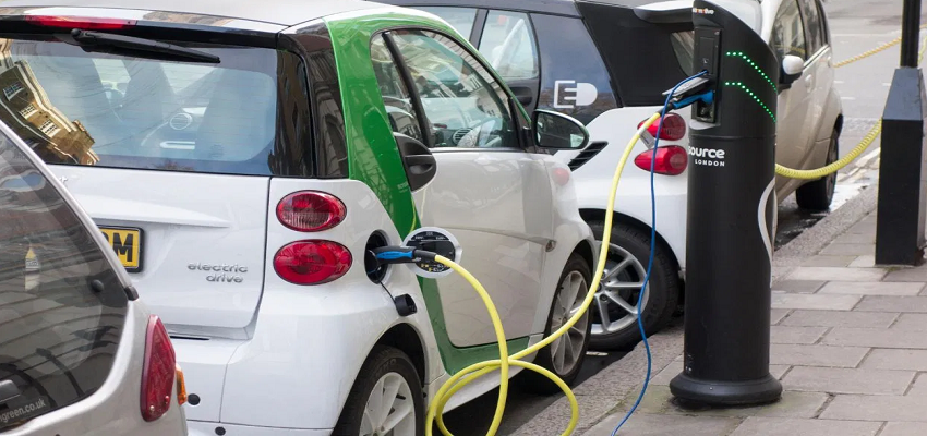 दिल्ली की सड़कों पर अब सिर्फ EV, नहीं बिकेंगे पेट्रोल-डीजल दोपहिया वाहन; इलेक्ट्रिक पर सरकार देगी सब्सिडी