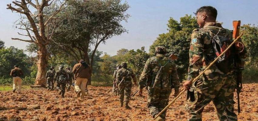 छत्तीसगढ़ में सुरक्षा बलों को मिली बड़ी जीत, 33 नक्सलियों ने घुटने टेक किया सरेंडर