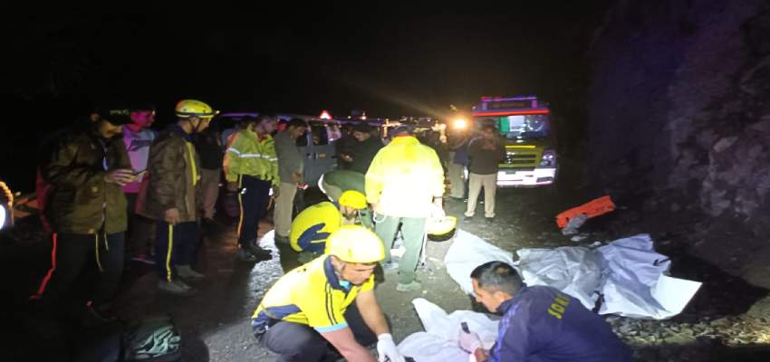 Chamoli Road Accident: चमोली में खाई में गिरी कार,  हादसे में पांच लोगों की दर्दनाक मौत